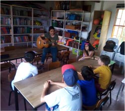 Foto de ninos en salon de clases